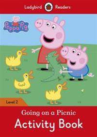 Peppa Pig: Going on a Picnic activity book ? Ladybird Reader